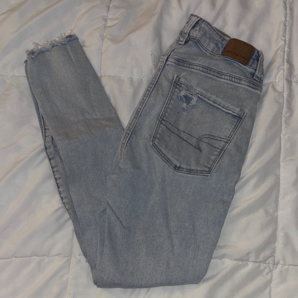 American Eagle Outfitters Light Blue Cropped Jeans